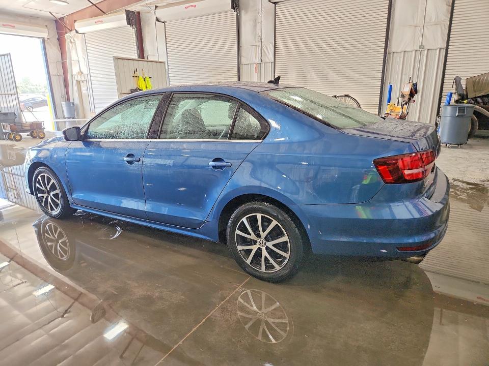 61869786 :رقم المزاد ، 3VWDB7AJ6HM233902 vin ، 2017 Volkswagen Jetta مزاد بيع