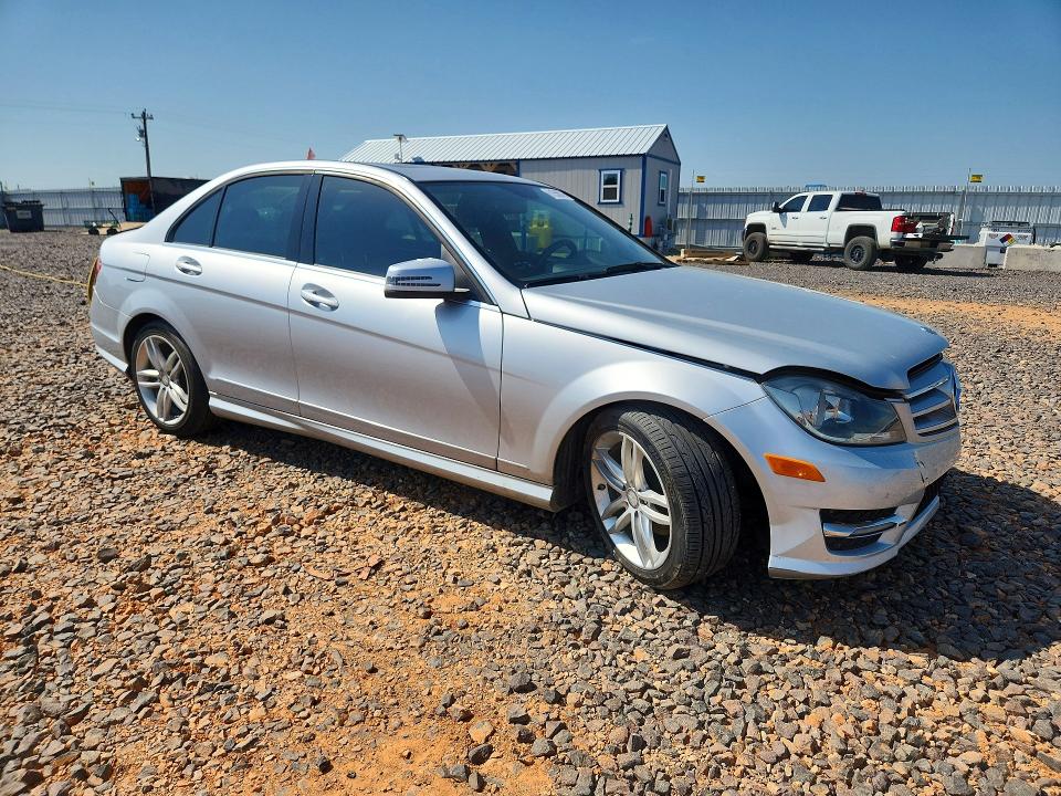 2012 Mercedes-benz C მანქანა იყიდება აუქციონზე, vin: WDDGF8BB4CR193575, აუქციონის ნომერი: 61556876