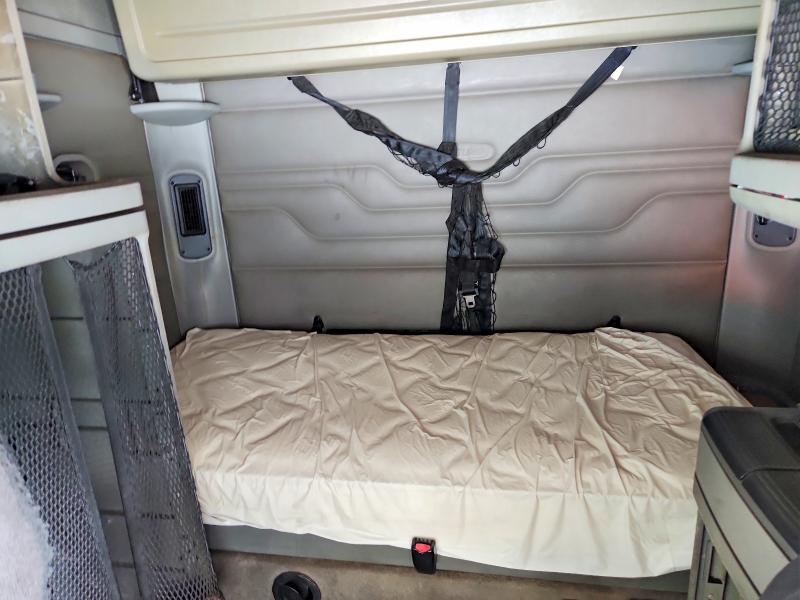 Продажа на аукционе авто 2004 Freightliner Conventional, vin: 1FUJA6CGX4LM21637, номер лота: 61633606