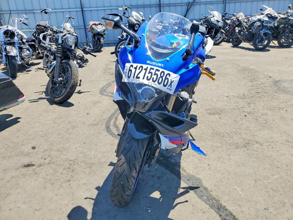 61215586 :رقم المزاد ، JS1GN7DA772115893 vin ، 2007 Suzuki Gsx-r600 مزاد بيع
