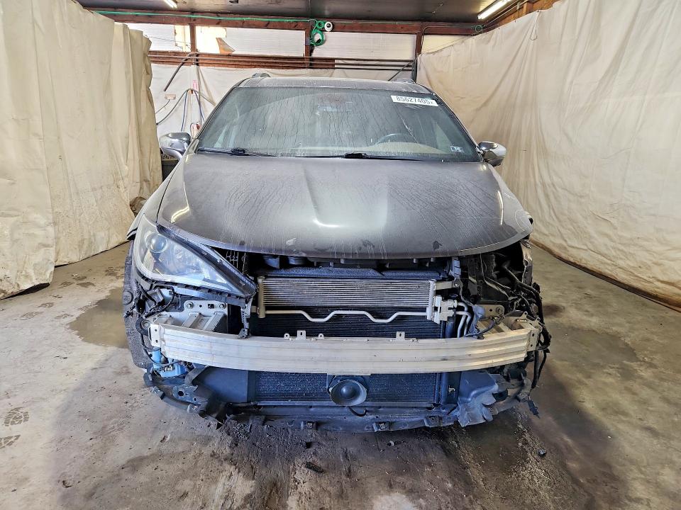 85627405 :رقم المزاد ، 2C4RC1GG4LR143552 vin ، 2020 Chrysler Pacifica مزاد بيع