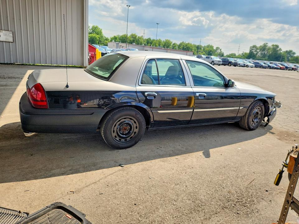 63131986 :رقم المزاد ، 2MEHM75W45X656142 vin ، 2005 Mercury Grand Marquis مزاد بيع