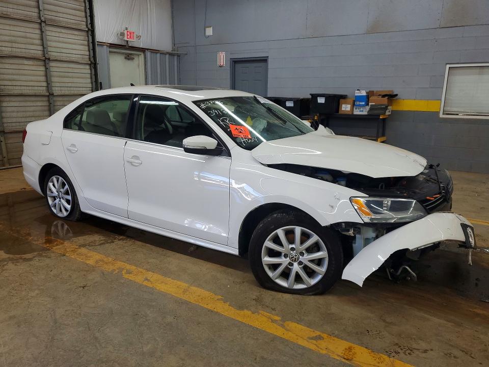 61103926 :رقم المزاد ، 3VWDP7AJ2DM353918 vin ، 2013 Volkswagen Jetta مزاد بيع
