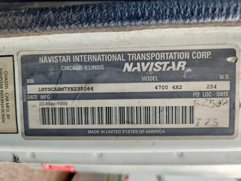 59363186 :رقم المزاد ، 1HTSCABM7YH235064 vin ، 2000 International 4700 مزاد بيع