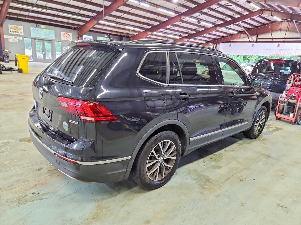 63281716 :رقم المزاد ، 3VV2B7AX1LM010238 vin ، 2020 Volkswagen Tiguan مزاد بيع
