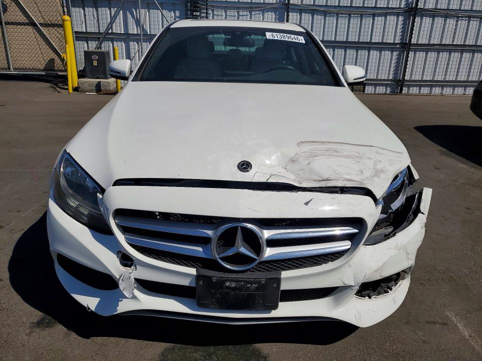 61389646 :رقم المزاد ، 55SWF4JB8JU274869 vin ، 2018 Mercedes-benz C مزاد بيع