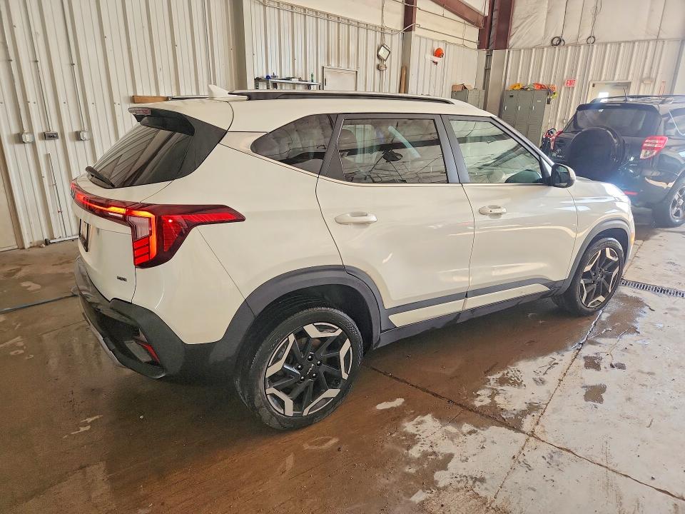 Продажа на аукционе авто 2024 Kia Seltos, vin: KNDETCA78R7505976, номер лота: 85618615
