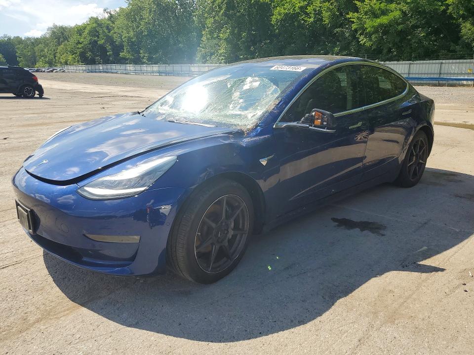 60473166 :رقم المزاد ، 5YJ3E1EB7JF064358 vin ، 2018 Tesla Model 3 مزاد بيع