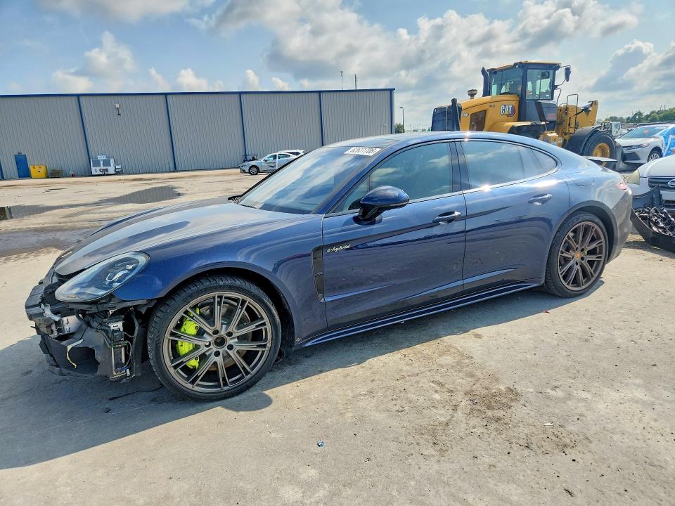 62631706 :رقم المزاد ، WP0AE2A72JL174570 vin ، 2018 Porsche Panamera مزاد بيع