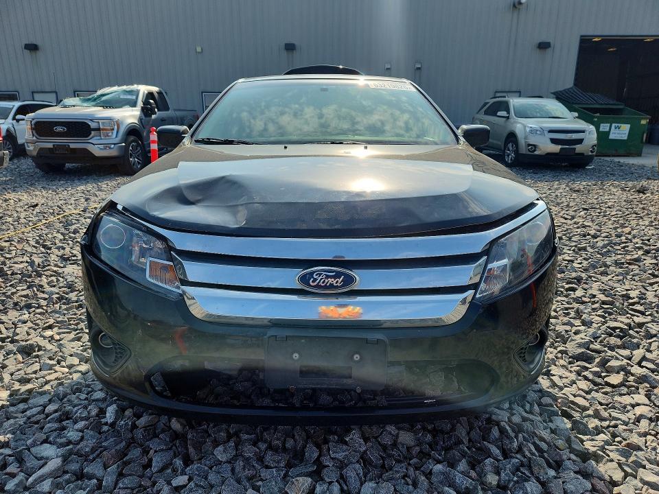 63219826 :رقم المزاد ، 3FAHP0HAXBR218581 vin ، 2011 Ford Fusion مزاد بيع