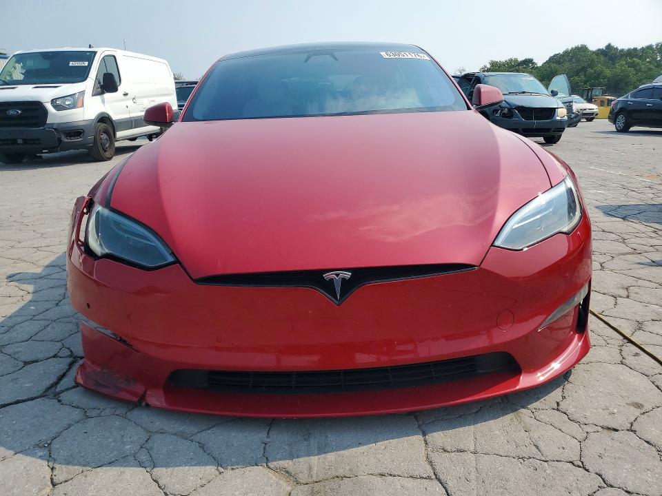 63051176 :رقم المزاد ، 5YJSA1E50NF487290 vin ، 2022 Tesla Model S مزاد بيع