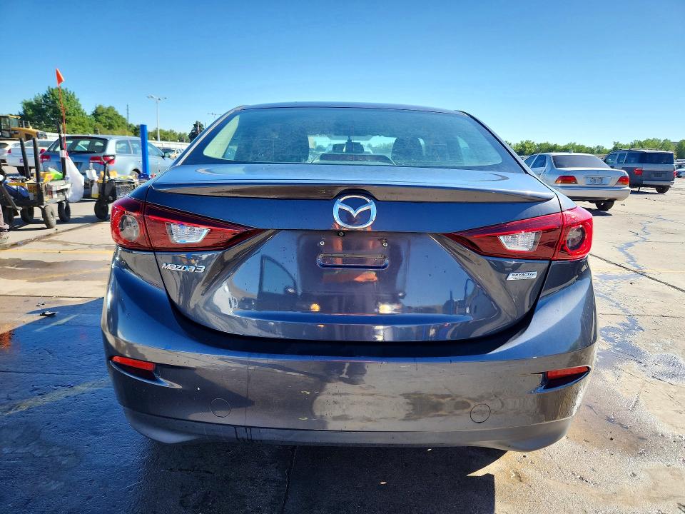 60582626 :رقم المزاد ، 3MZBM1V75FM178949 vin ، 2015 Mazda 3 مزاد بيع
