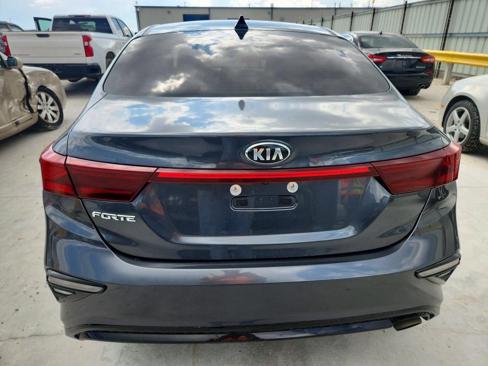 2019 Kia Forte მანქანა იყიდება აუქციონზე, vin: 3KPF24AD8KE070711, აუქციონის ნომერი: 61005496