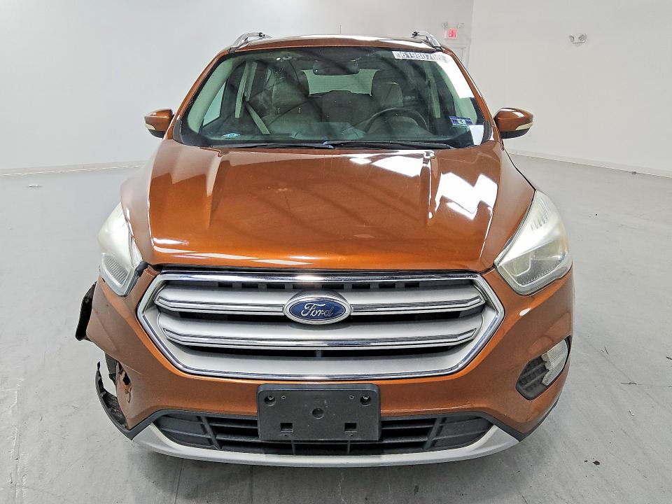 61980706 :رقم المزاد ، 1FMCU9J93HUA56629 vin ، 2017 Ford Escape مزاد بيع