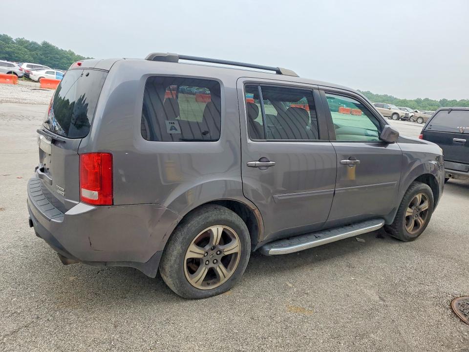 62830396 :رقم المزاد ، 5FNYF4H30FB067859 vin ، 2015 Honda Pilot مزاد بيع