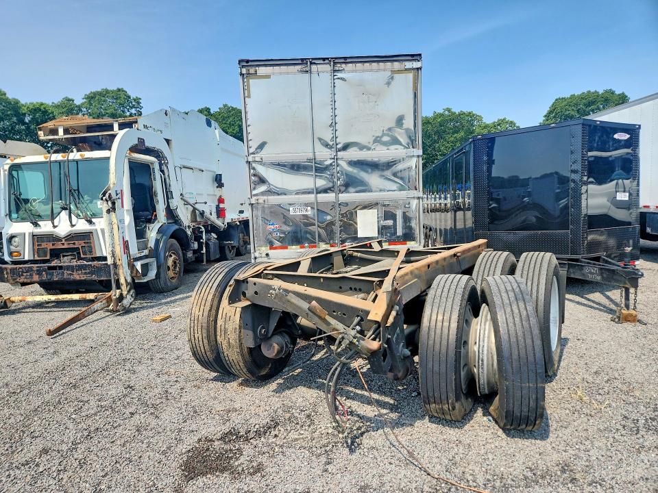 58759796 :رقم المزاد ، 1UYVS25398M318817 vin ، 2008 Utility Trailer Trailer مزاد بيع