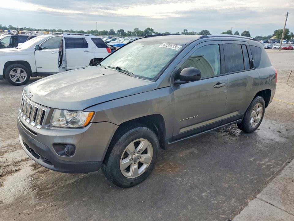 62335176 :رقم المزاد ، 1C4NJCBA8DD115549 vin ، 2013 Jeep Compass مزاد بيع