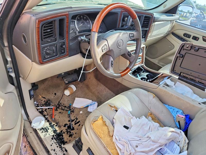 59880976 :رقم المزاد ، 1GYEK63N53R281362 vin ، 2003 Cadillac Escalade مزاد بيع