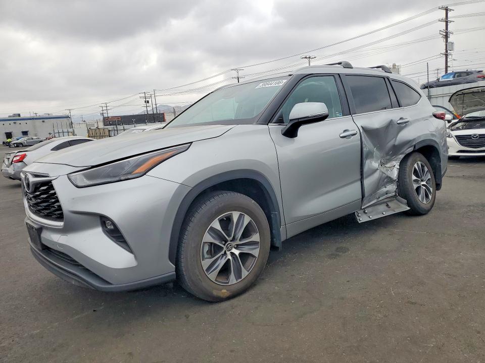 Продажа на аукционе авто 2024 Toyota Highlander, vin: 5TDKDRAH6RS051048, номер лота: 59844106