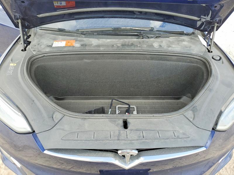 Продажа на аукционе авто 2018 Tesla Model X, vin: 5YJXCAE25JF125990, номер лота: 57560206