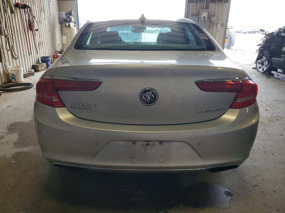 61543736 :رقم المزاد ، 1G4ZR5SS7JU122319 vin ، 2018 Buick Lacrosse مزاد بيع