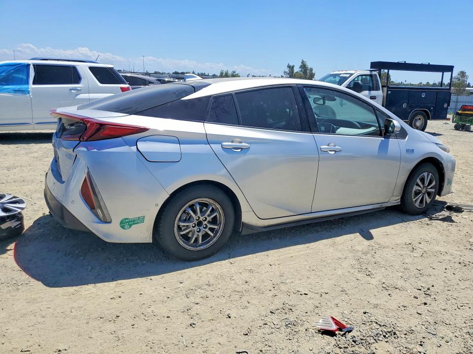 61191326 :رقم المزاد ، JTDKARFP8H3021168 vin ، 2017 Toyota Prius Prime مزاد بيع