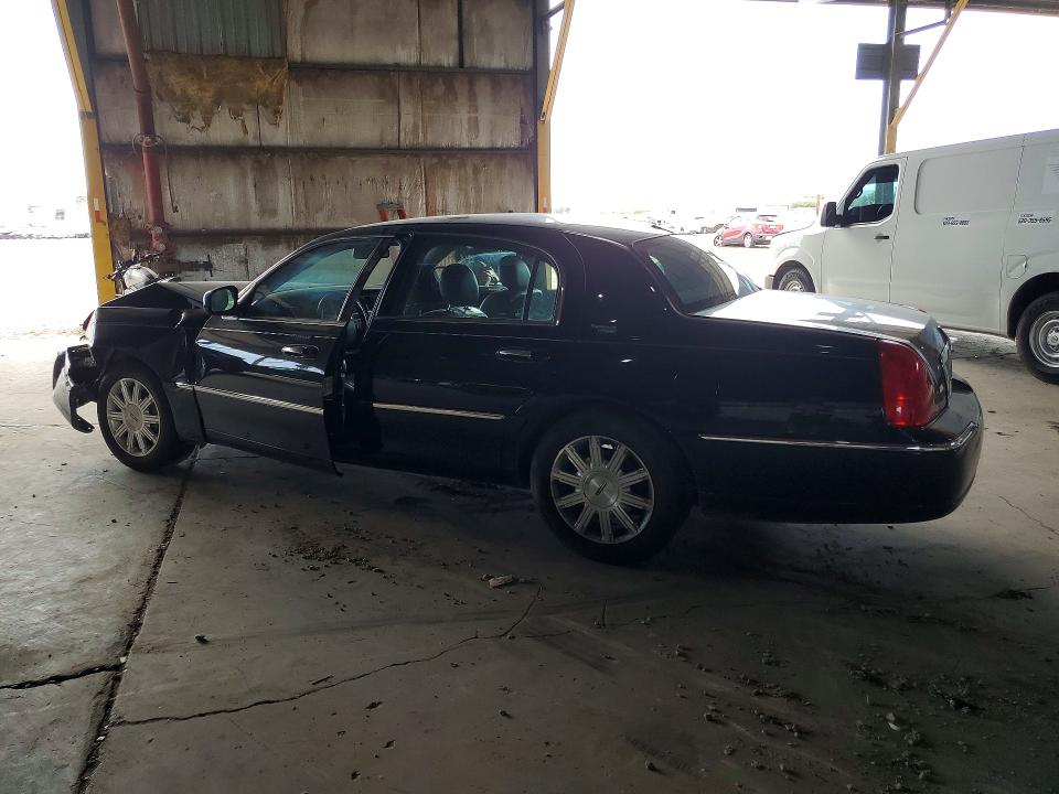 62626196 :رقم المزاد ، 2LNHM82V09X610697 vin ، 2009 Lincoln Town Car مزاد بيع