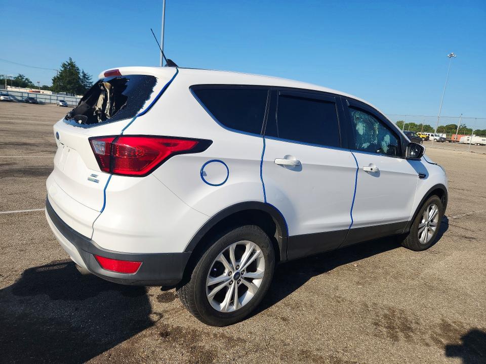 Продажа на аукционе авто 2019 Ford Escape, vin: 1FMCU9GD2KUB97730, номер лота: 62417976