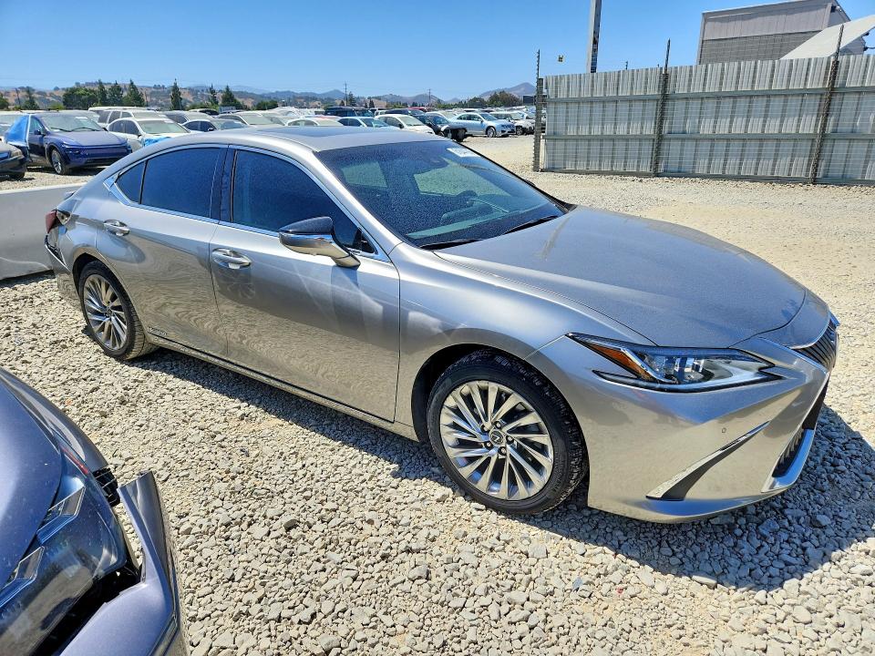 61844796 :رقم المزاد ، 58AE21B12LU005164 vin ، 2020 Lexus Es مزاد بيع