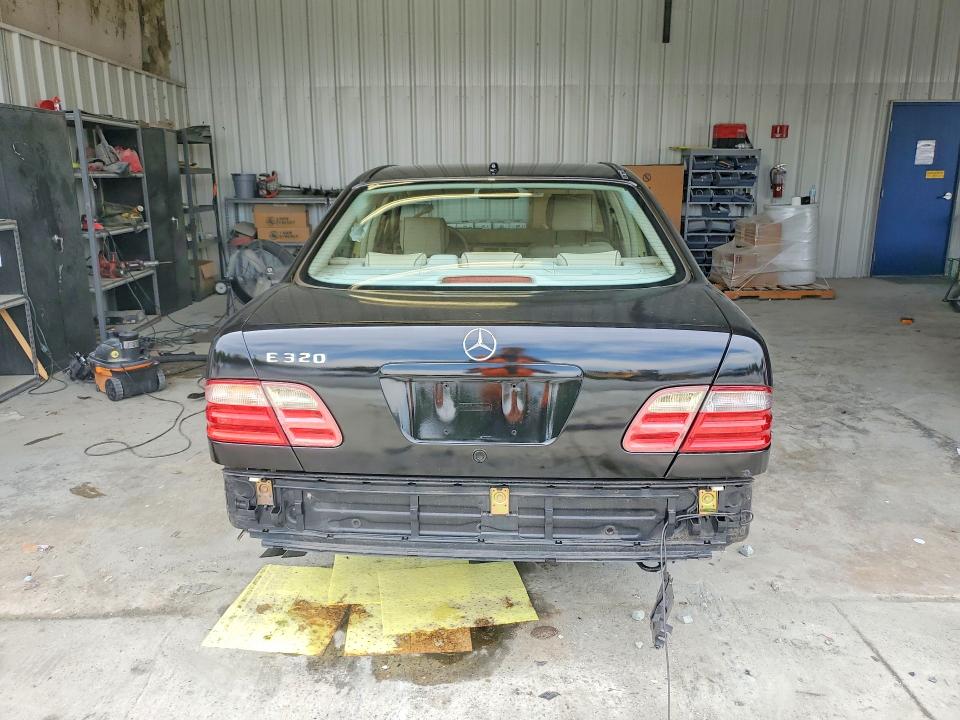 2000 Mercedes-benz E მანქანა იყიდება აუქციონზე, vin: WDBJF65J7YB110226, აუქციონის ნომერი: 61922226