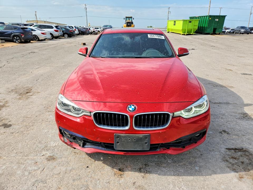 60477066 :رقم المزاد ، WBA8B9C33HK885119 vin ، 2017 Bmw 330 مزاد بيع
