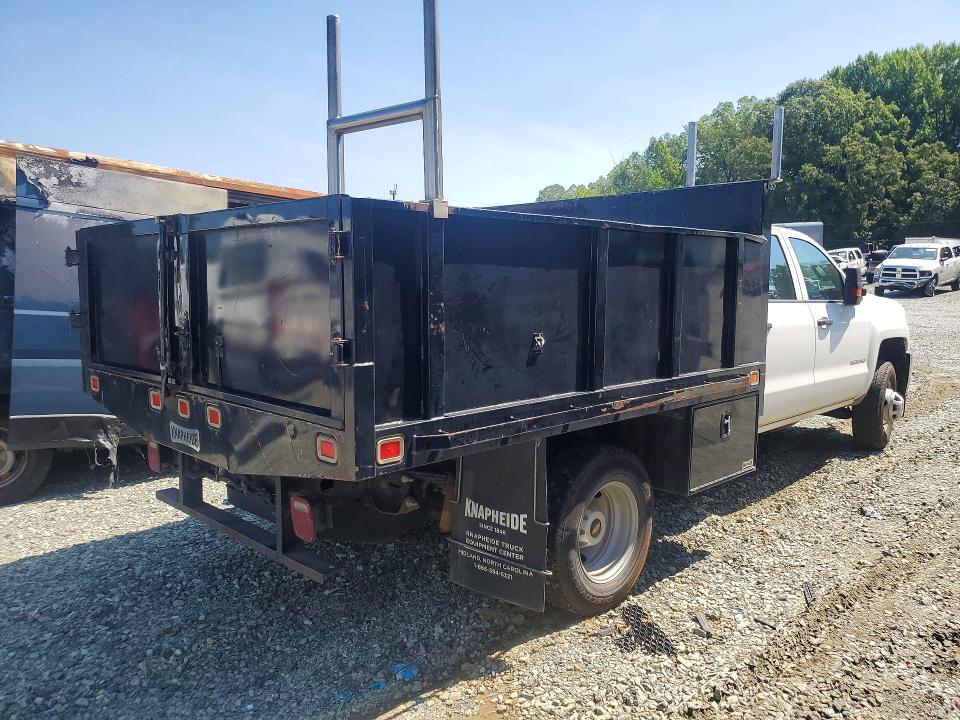 60216306 :رقم المزاد ، 1GB4CYCG8JF228590 vin ، 2018 Chevrolet Silverado مزاد بيع