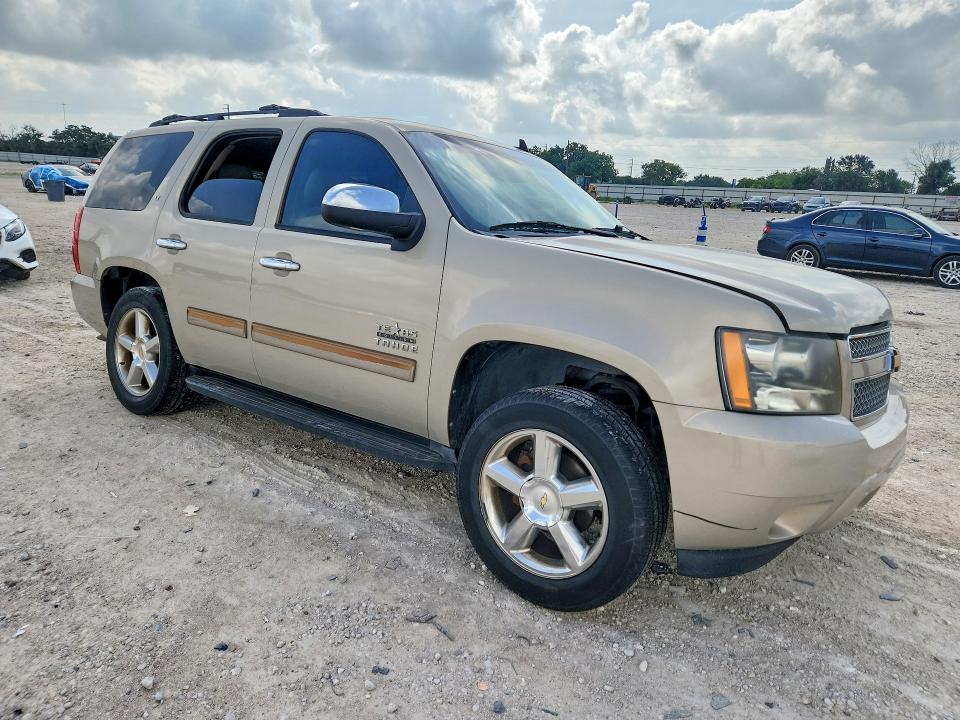 62891986 :رقم المزاد ، 1GNSCBE06CR105816 vin ، 2012 Chevrolet Tahoe مزاد بيع