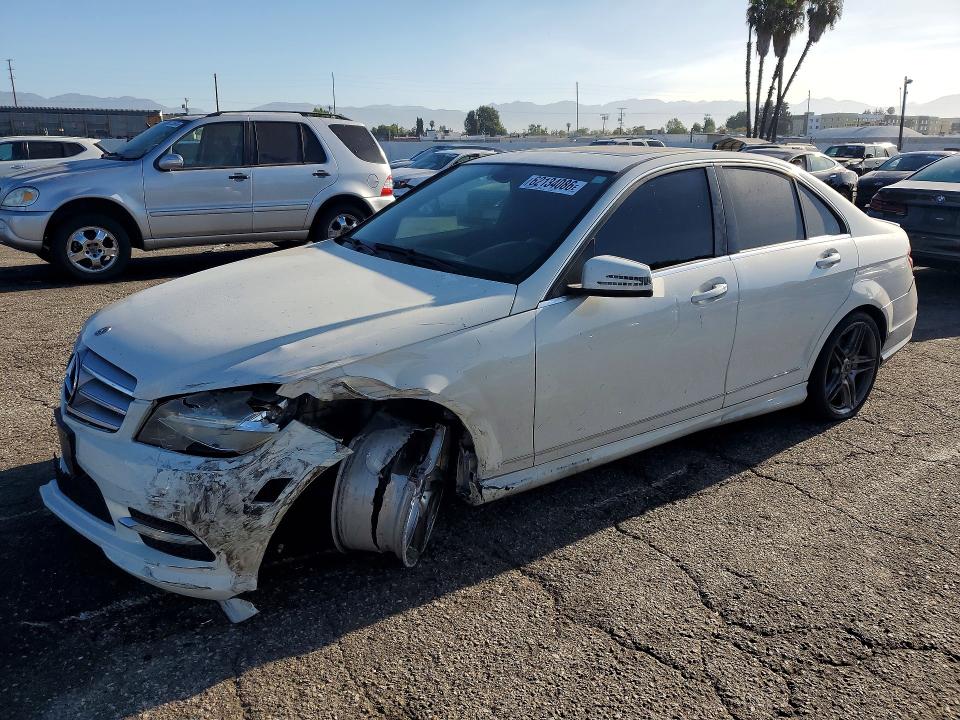 62134086 :رقم المزاد ، WDDGF5GB6BR136820 vin ، 2011 Mercedes-benz C مزاد بيع
