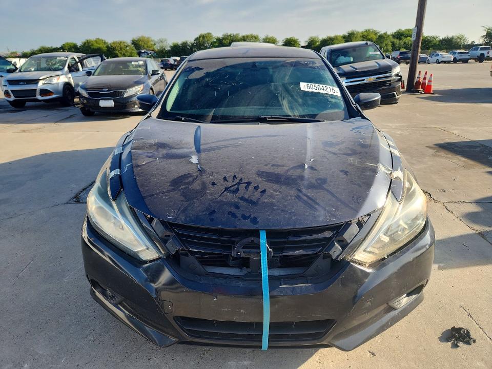 Продаж на аукціоні авто 2018 Nissan Altima, vin: 1N4AL3AP9JC203984, номер лоту: 60504216