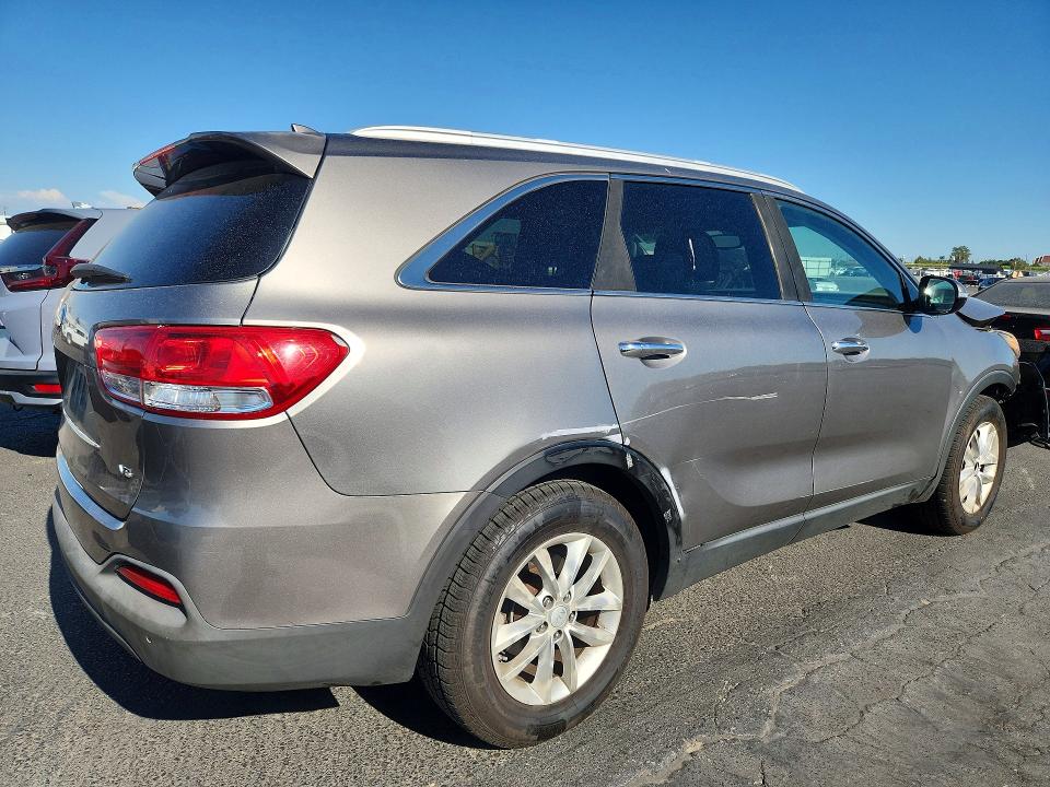 Продажа на аукционе авто 2017 Kia Sorento, vin: 5XYPG4A53HG235929, номер лота: 60993586