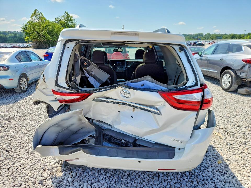 Продажа на аукционе авто 2015 Toyota Sienna, vin: 5TDYK3DC6FS568245, номер лота: 61412026