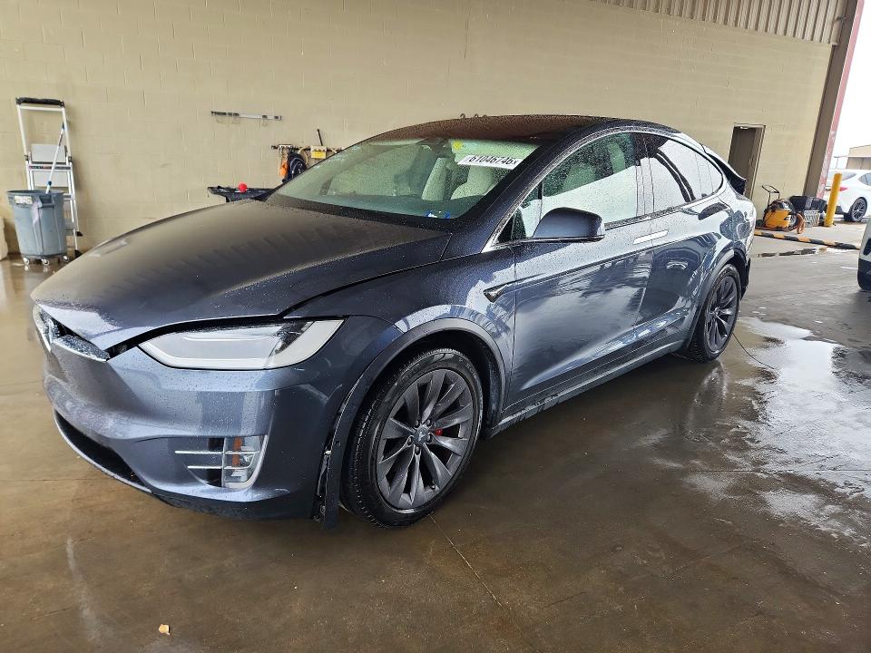 Продаж на аукціоні авто 2018 Tesla Model X, vin: 5YJXCDE44JF081127, номер лоту: 61046746