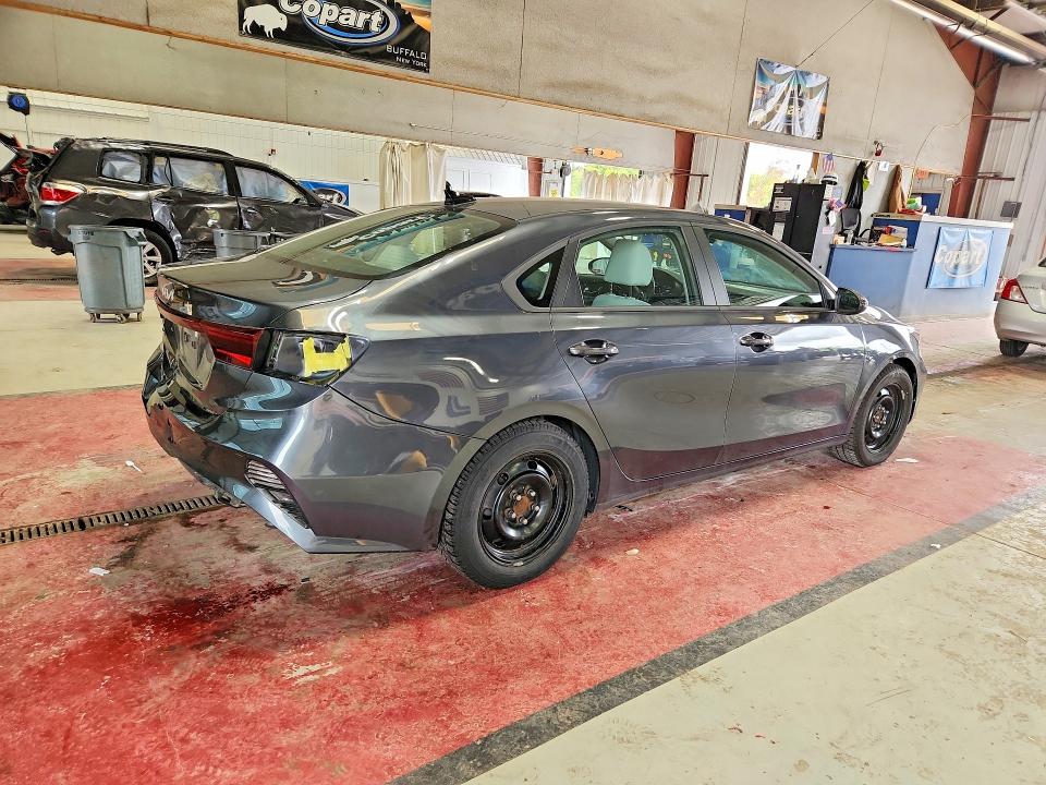 61849096 :رقم المزاد ، 3KPF24AD7NE494885 vin ، 2022 Kia Forte مزاد بيع