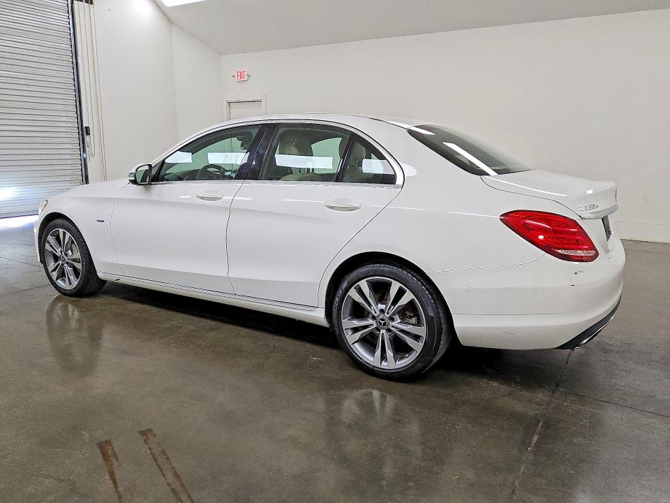 60703446 :رقم المزاد ، 55SWF4HB9JU239215 vin ، 2018 Mercedes-benz C مزاد بيع
