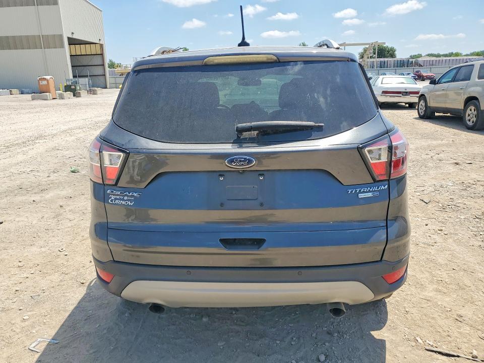 2018 Ford Escape მანქანა იყიდება აუქციონზე, vin: 1FMCU9J9XJUB25046, აუქციონის ნომერი: 60979406