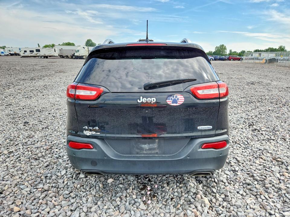 60405956 :رقم المزاد ، 1C4PJMCS5FW744943 vin ، 2015 Jeep Cherokee مزاد بيع