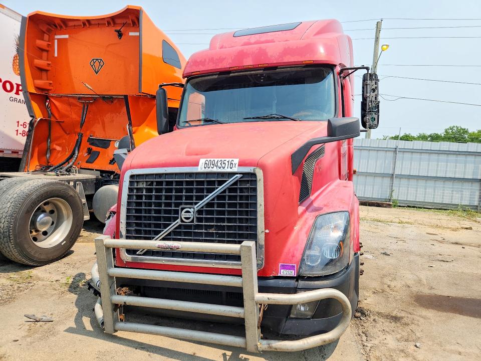 60943516 :رقم المزاد ، 4V4NC9GH96N416111 vin ، 2006 Volvo Vn Vnl مزاد بيع