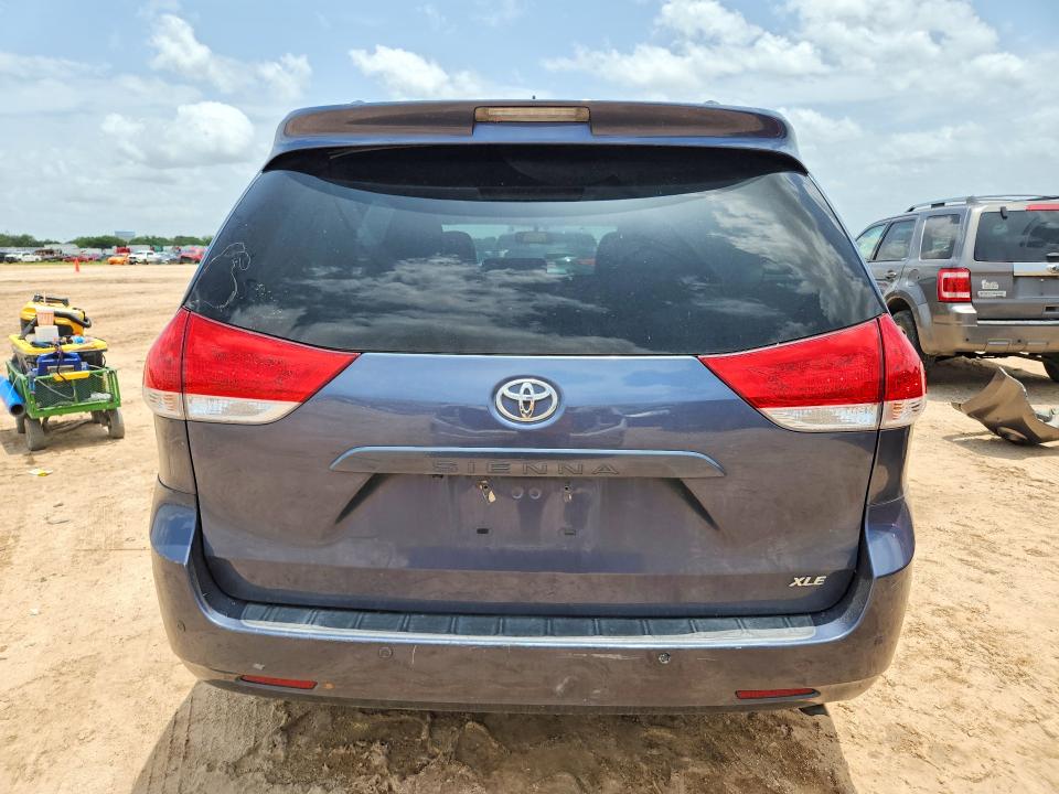 61746906 :رقم المزاد ، 5TDYK3DC7ES503595 vin ، 2014 Toyota Sienna مزاد بيع