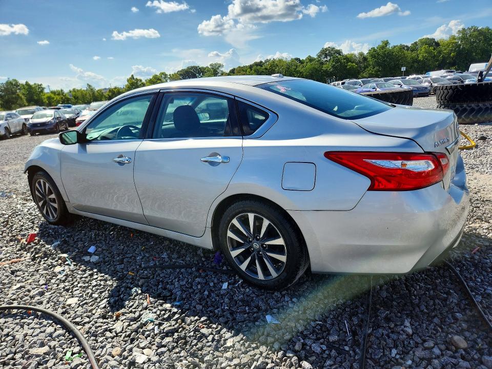 Auction sale of the 2017 Nissan Altima, vin: 1N4AL3AP5HC217875, lot number: 61901676