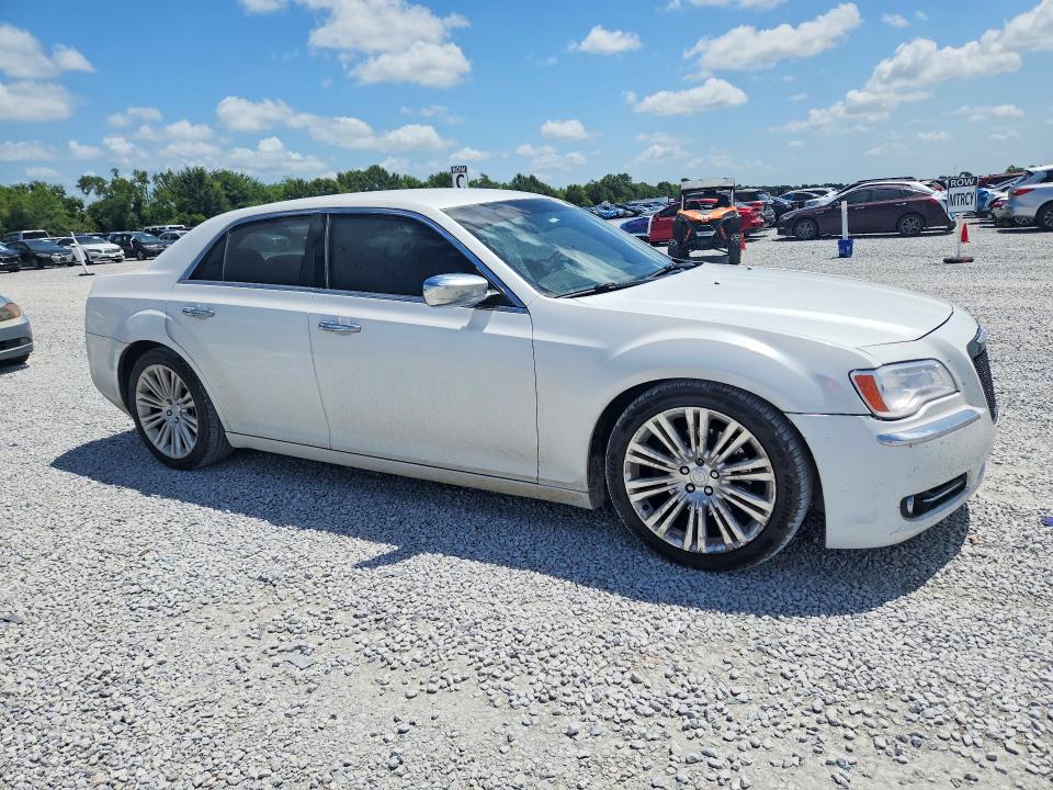 62870016 :رقم المزاد ، 2C3CCAET2DH577390 vin ، 2013 Chrysler 300c مزاد بيع