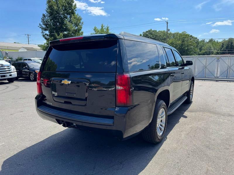 2017 Chevrolet Suburban მანქანა იყიდება აუქციონზე, vin: 1GNSKHKC0HR314285, აუქციონის ნომერი: 62218346