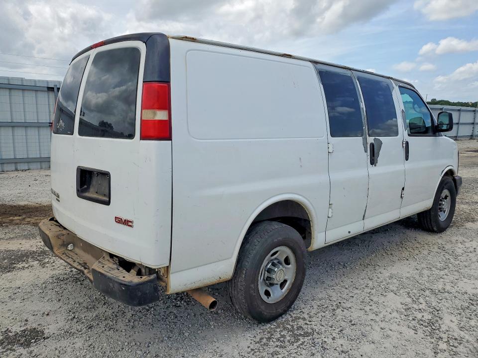 61190456 :رقم المزاد ، 1GTZGFBA1A1171699 vin ، 2010 Gmc Savana مزاد بيع