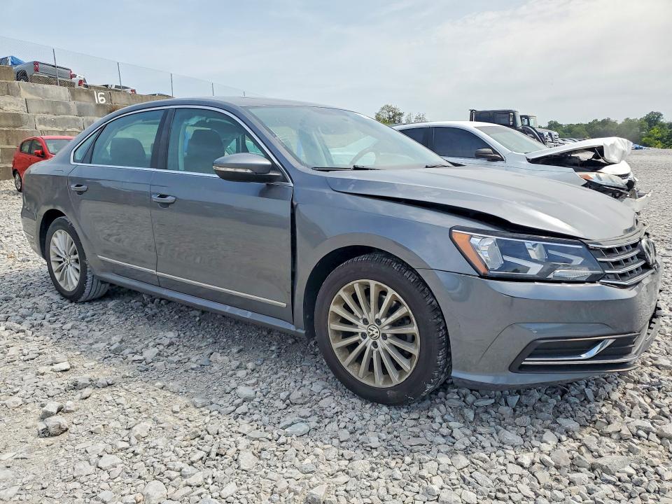 62590856 :رقم المزاد ، 1VWBT7A37HC073987 vin ، 2017 Volkswagen Passat مزاد بيع