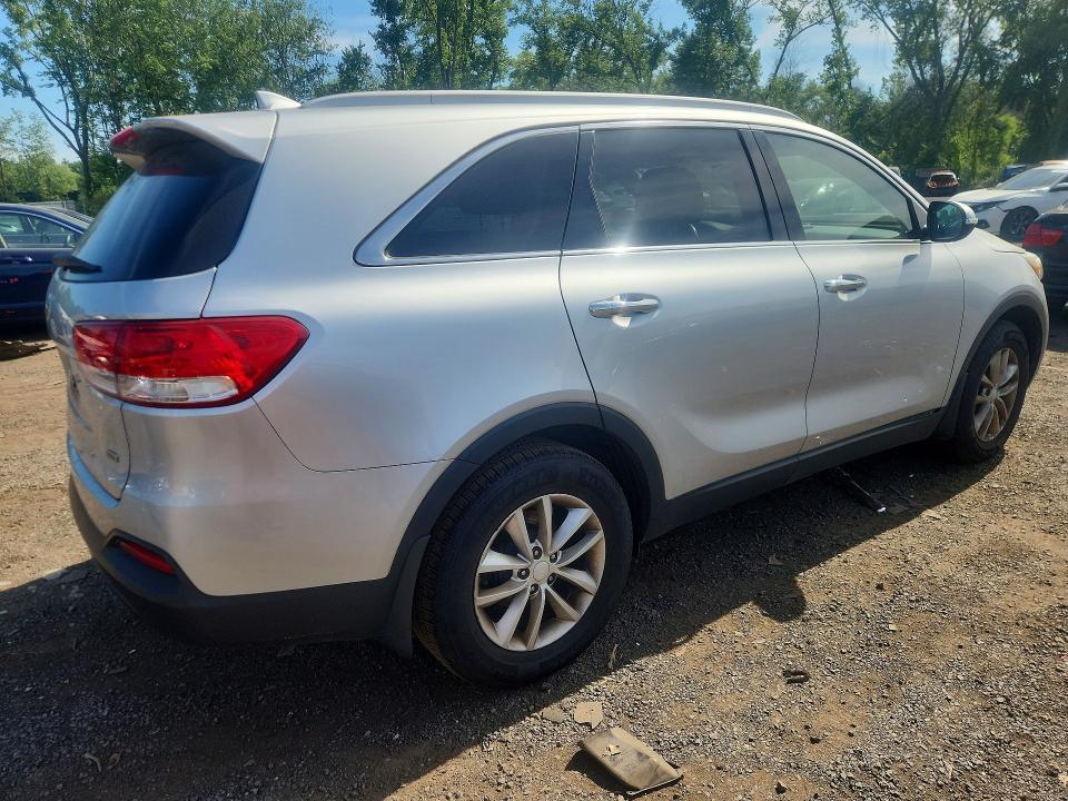 61692356 :رقم المزاد ، 5XYPG4A30HG254954 vin ، 2017 Kia Sorento مزاد بيع